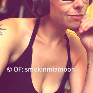 smokinmiamoon Nude OnlyFans Leaks