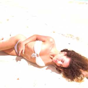 sofie-dossi Nude OnlyFans Leaks