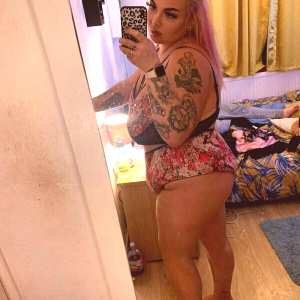 tattooedaprilfree Nude OnlyFans Leaks