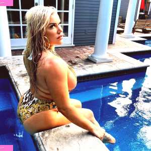 taya-valkyrie Nude OnlyFans Leaks