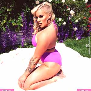 taya-valkyrie Nude OnlyFans Leaks