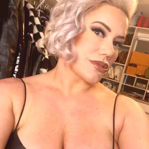 taya-valkyrie Nude OnlyFans Leaks