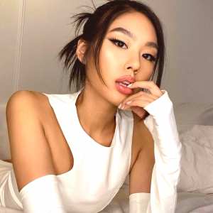 thao-nhi-le Nude OnlyFans Leaks