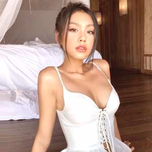 thao-nhi-le Nude OnlyFans Leaks