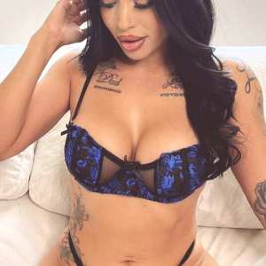 therealissalicious Nude OnlyFans Leaks