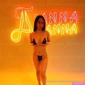 tiannaasianna Nude OnlyFans Leaks