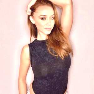 una-healy Nude OnlyFans Leaks