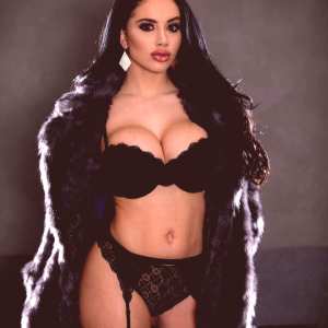 victoria-june Nude OnlyFans Leaks