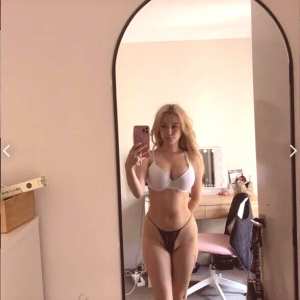 willow-jade Nude OnlyFans Leaks