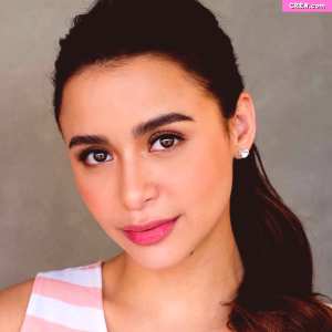 yassi-pressman Nude OnlyFans Leaks