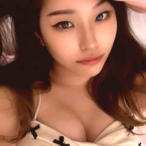 yoonhyoonaikuros Nude OnlyFans Leaks