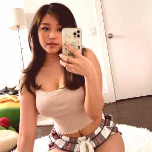 yoonhyoonaikuros Nude OnlyFans Leaks