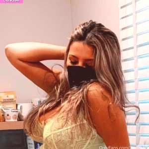 zara-zahir Nude OnlyFans Leaks