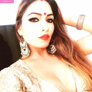 zoya-rathore Nude OnlyFans Leaks